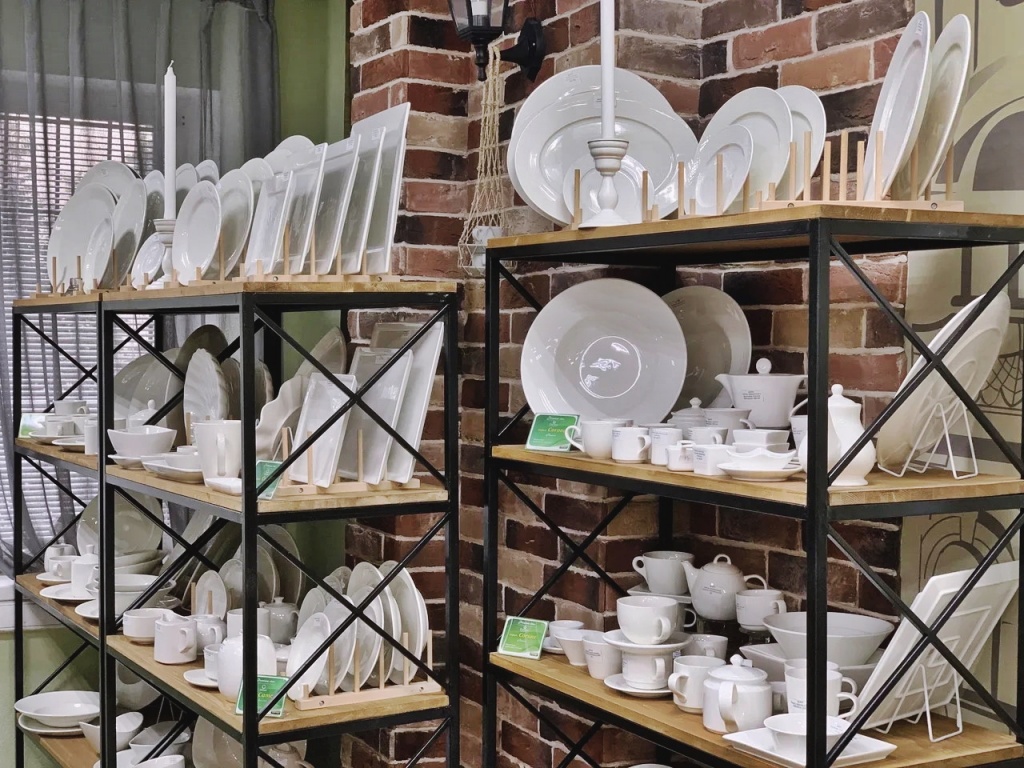 Фотографии офиса Collage белая посуда тарелки