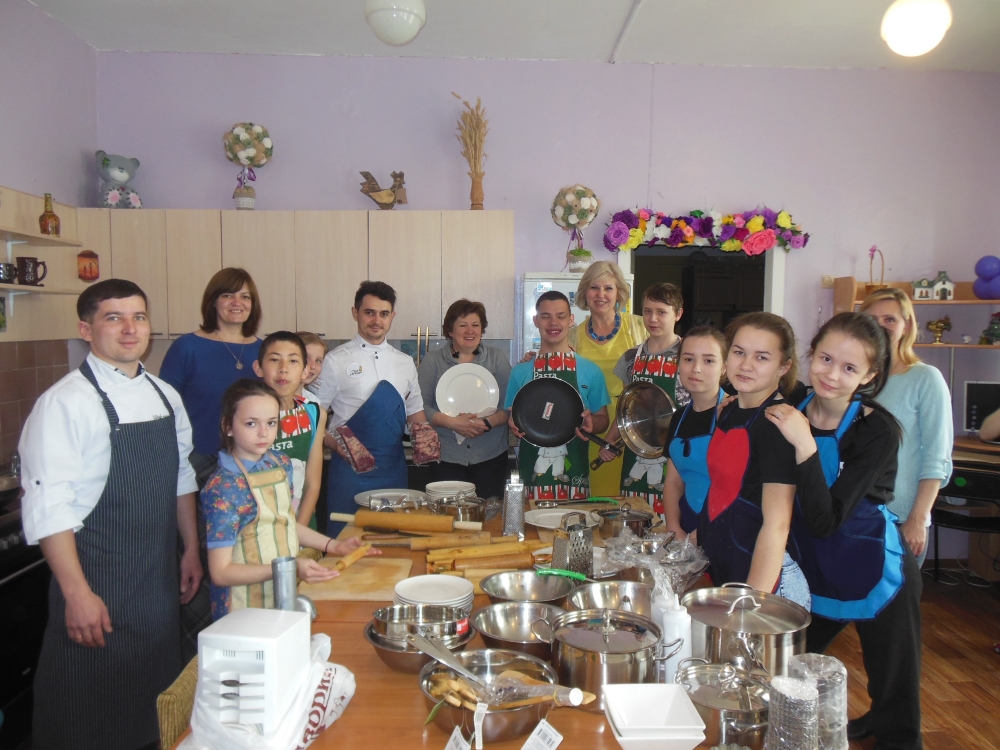 мероприятие из цикла «Школа юных кулинаров» для воспитанников детского дома №9 г. Уфы.